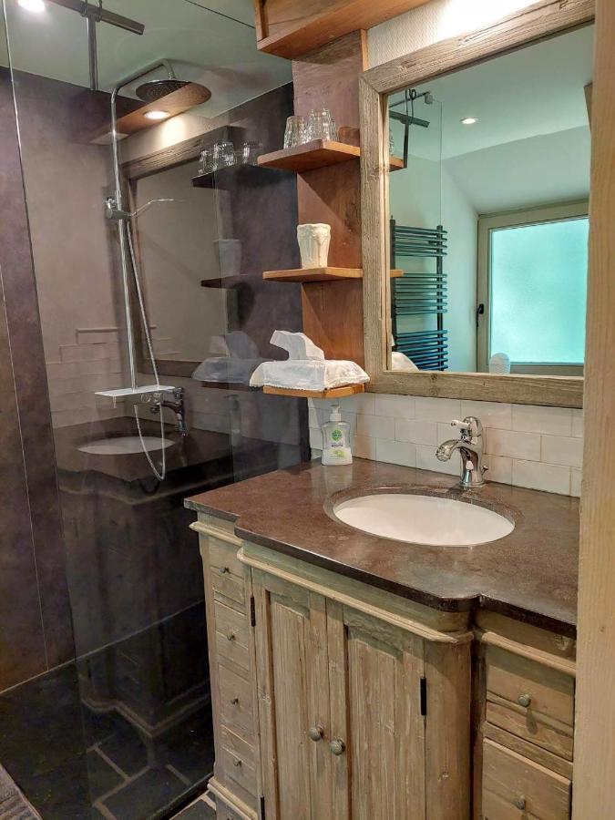 Tipi D'Amis Villa Дюрби Екстериор снимка